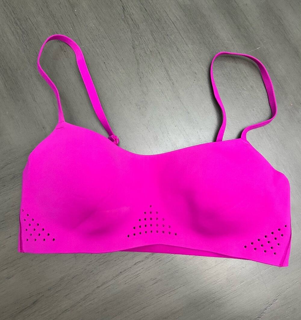 Victoria's Secret Berry VSX Featherweight™ Light Balconette Sports Bra Size S